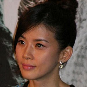 Lee Bo-young net worth