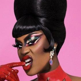 Shea Coulee net worth