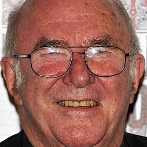 Clive James net worth