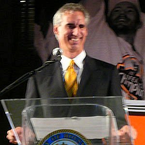 Oliver Luck net worth
