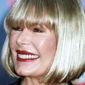 loretta swit worth age money actress celebsmoney bio family tv old celebsages wealth comes being much source popular biography trending